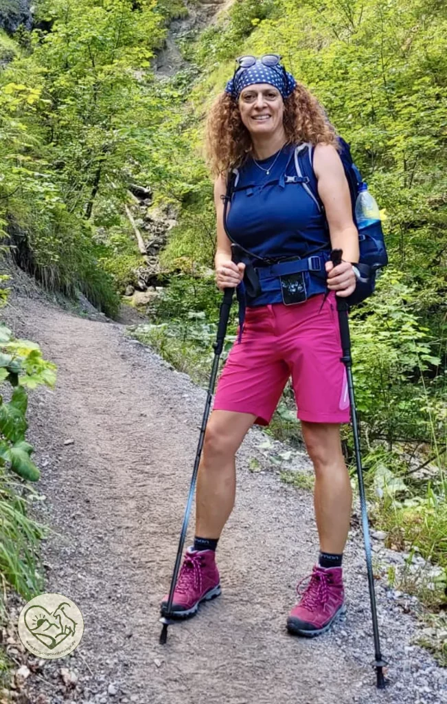Esther Kramer auf einem Wanderweg in Nordhessen